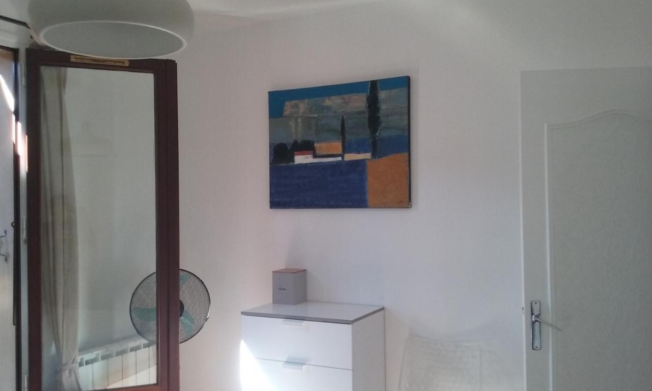 Appartement Climatise Avec Terrasse Au Coeur De Nyons Bagian luar foto