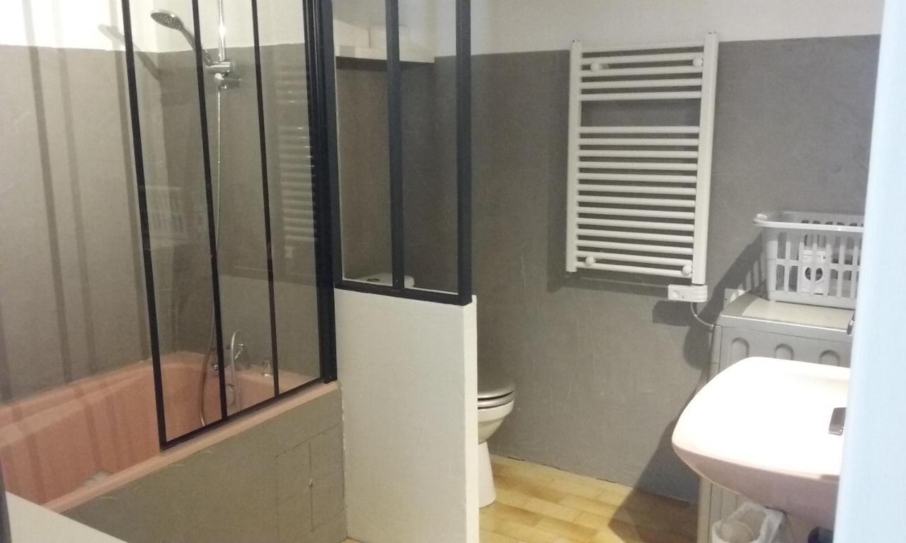 Appartement Climatise Avec Terrasse Au Coeur De Nyons Bagian luar foto
