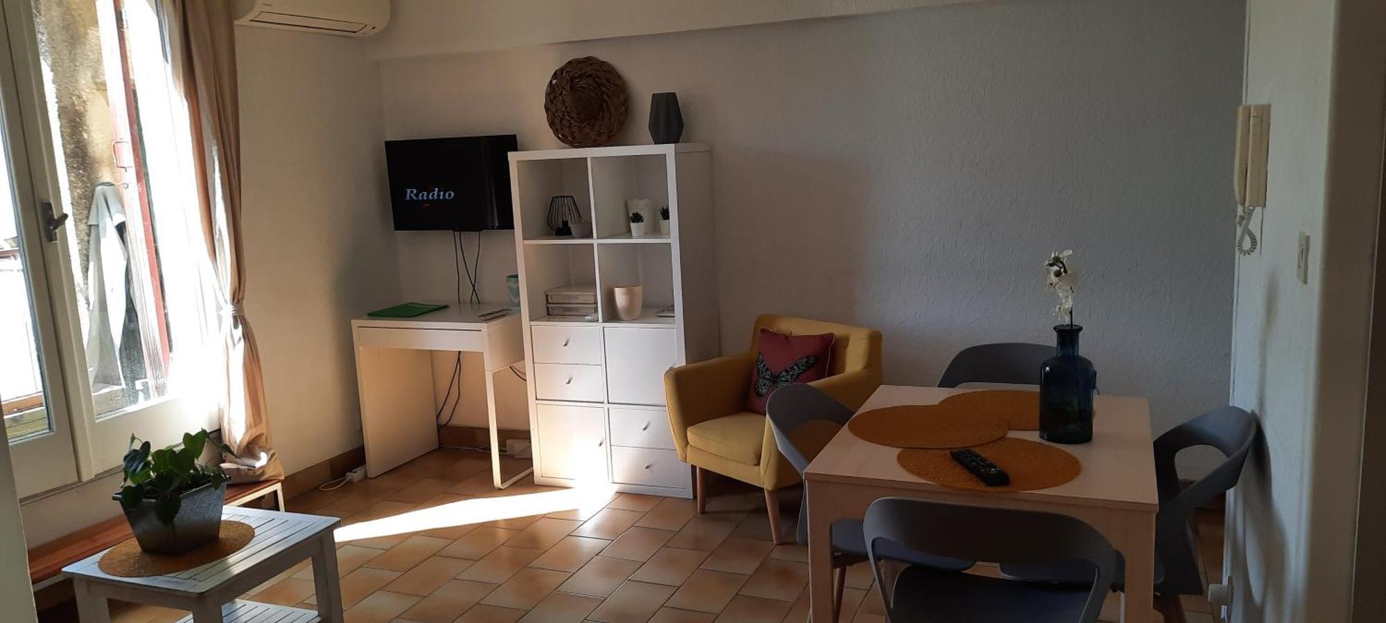 Appartement Climatise Avec Terrasse Au Coeur De Nyons Bagian luar foto